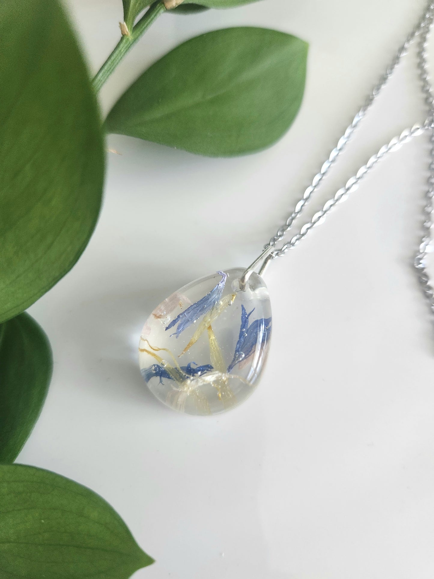 Preserved Floral Necklace - Teardrop Mix