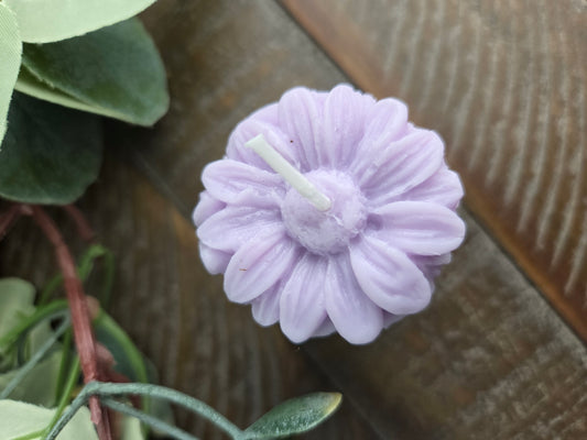Daisy Pillar Beeswax Candle - Purple
