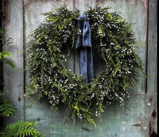 18” Wreath + Premium Christmas Planter Bundle