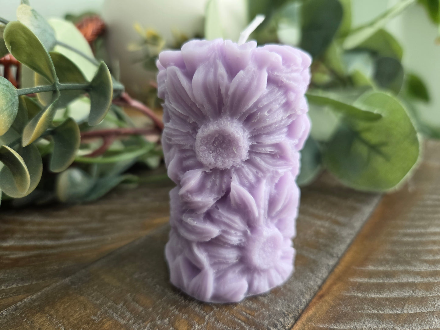Daisy Pillar Beeswax Candle - Purple