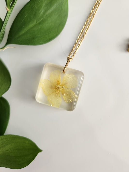 Preserved Floral Necklace - Square Phlox