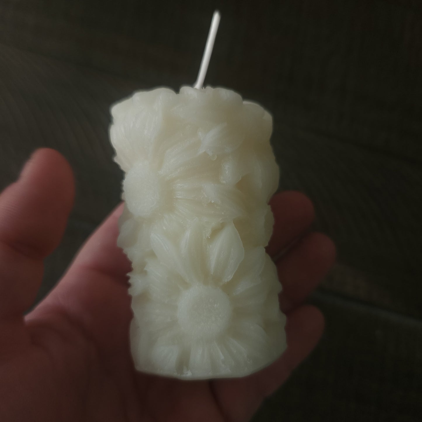White Beeswax Candle - Daisy