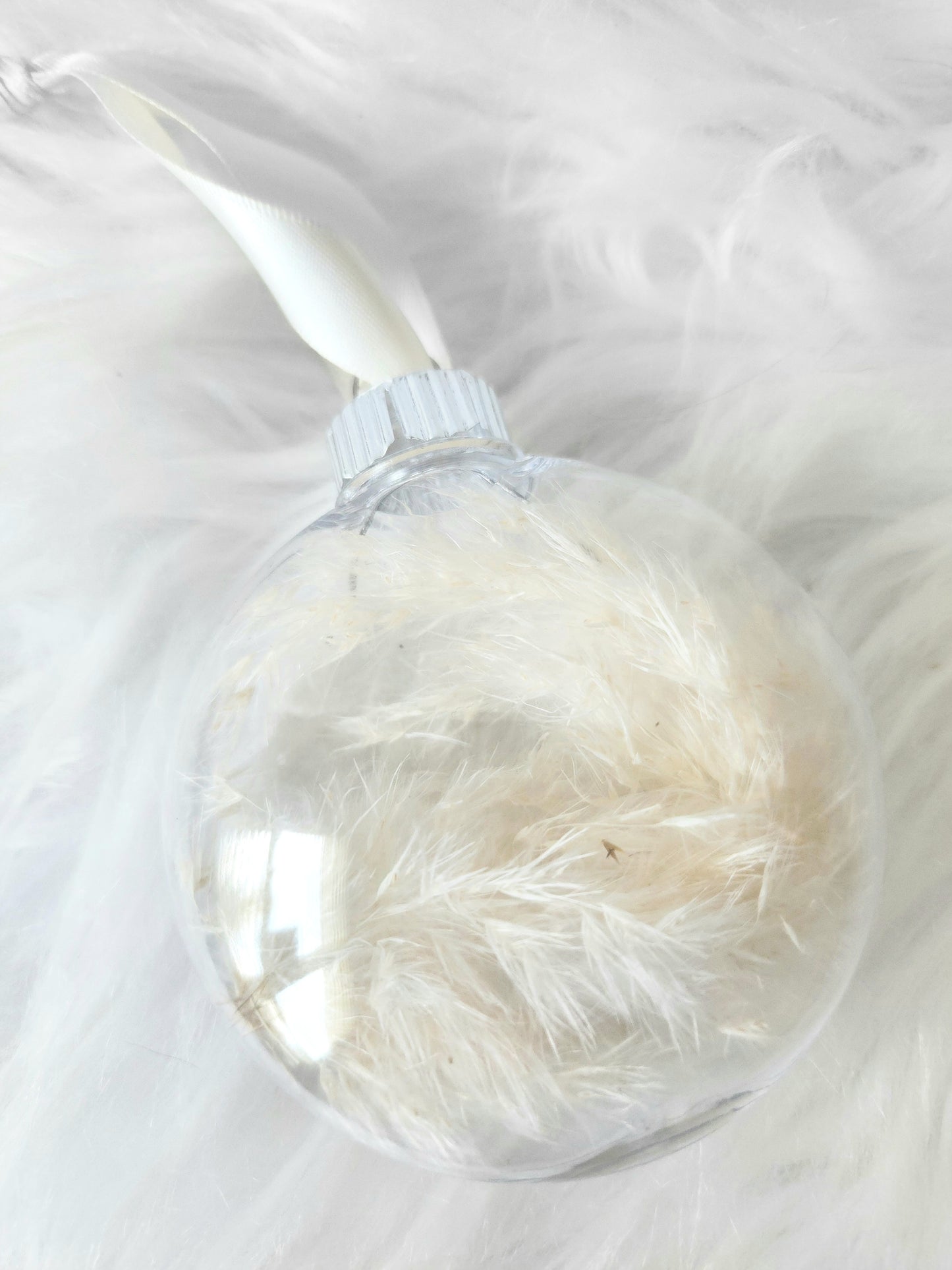 3" Plastic Christmas Ornament Flat Circle - Country Christmas White Pampas