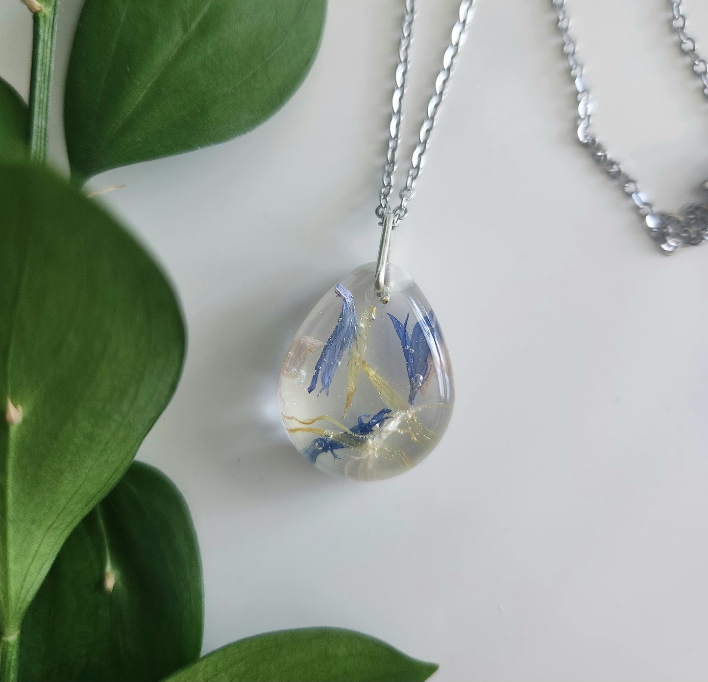 Preserved Floral Necklace - Teardrop Mix