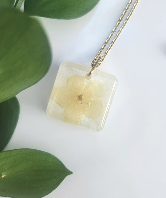 Preserved Floral Necklace - Square Phlox