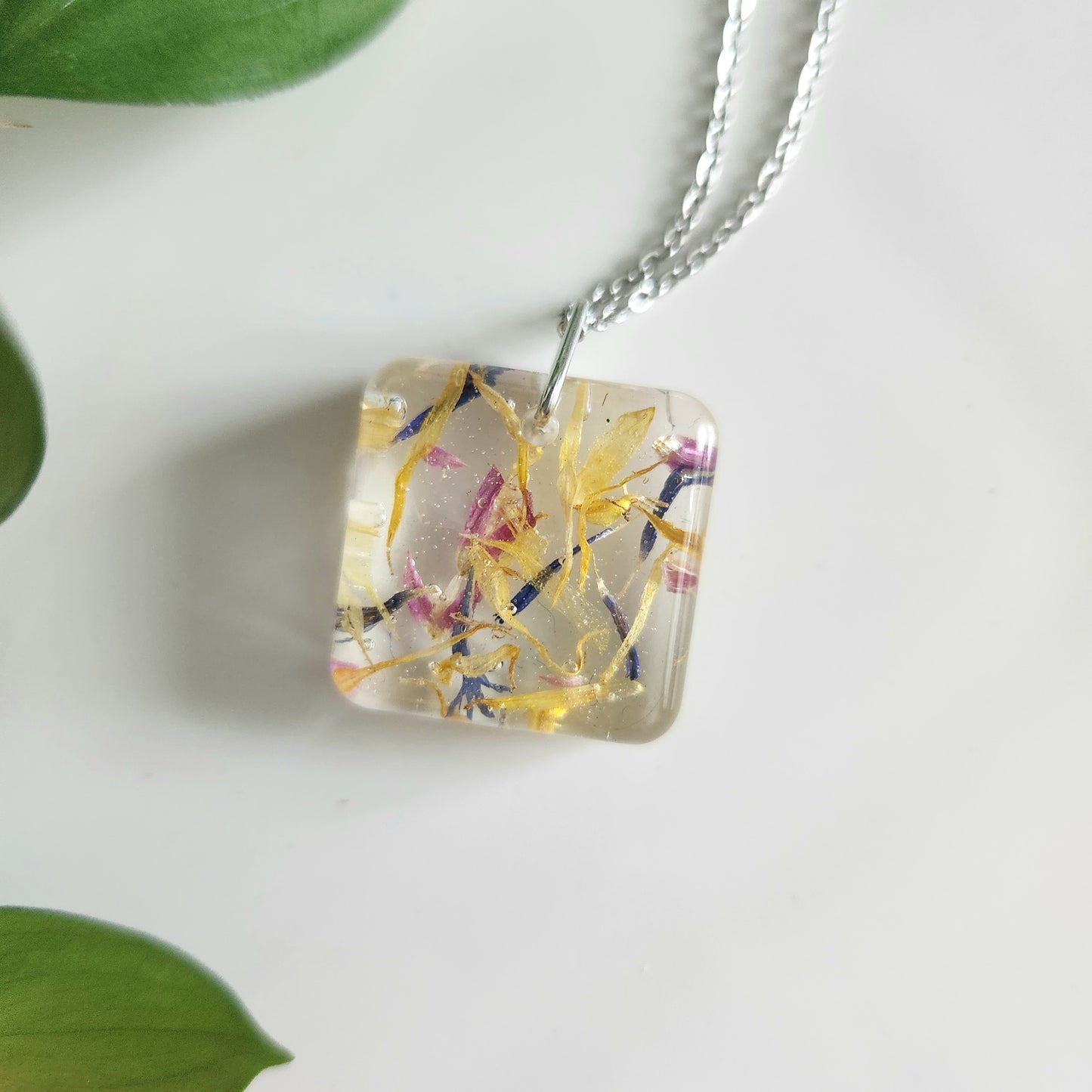 Preserved Floral Necklace - Mixed Square