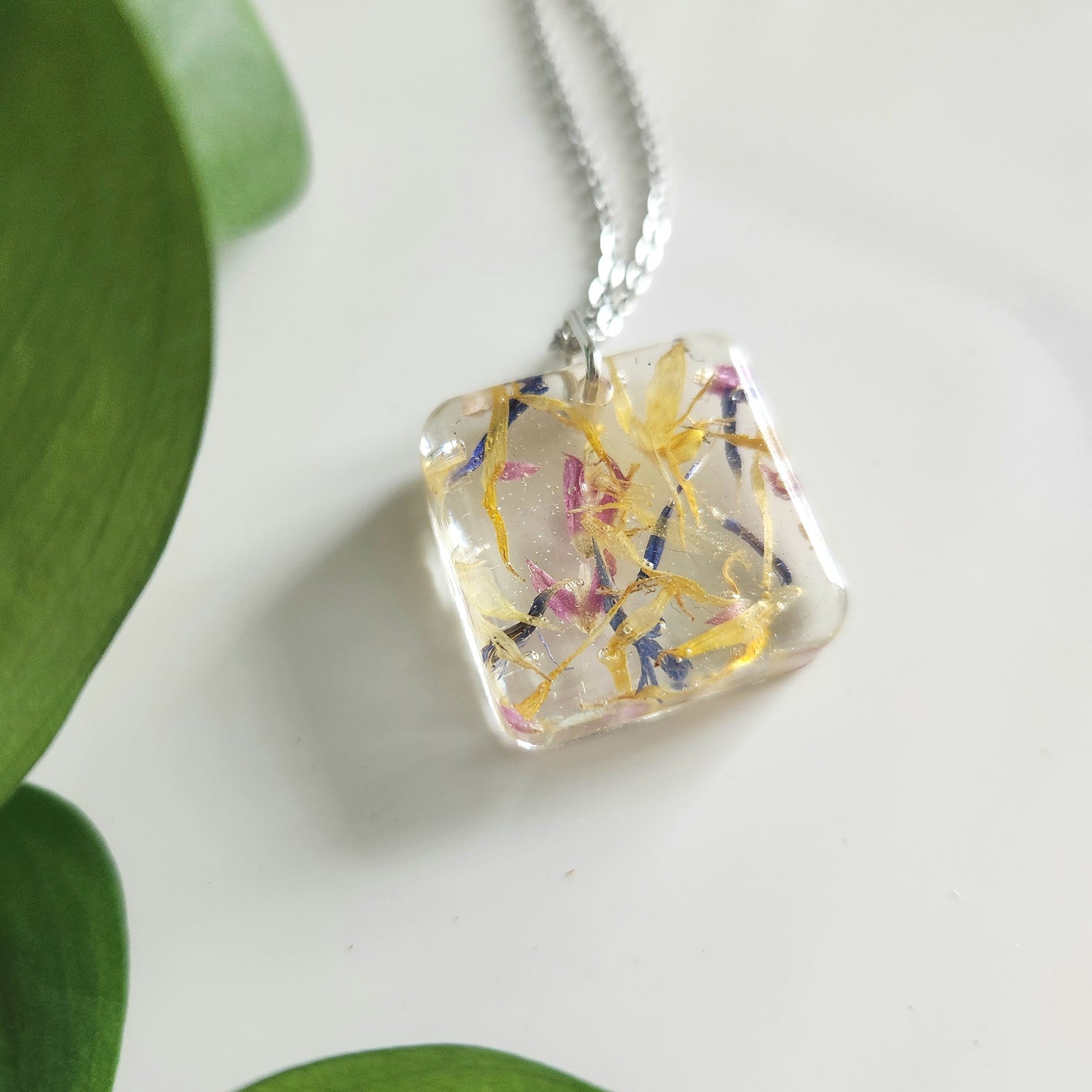 Preserved Floral Necklace - Mixed Square