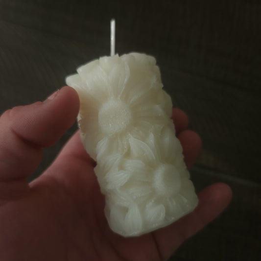 White Beeswax Candle - Daisy
