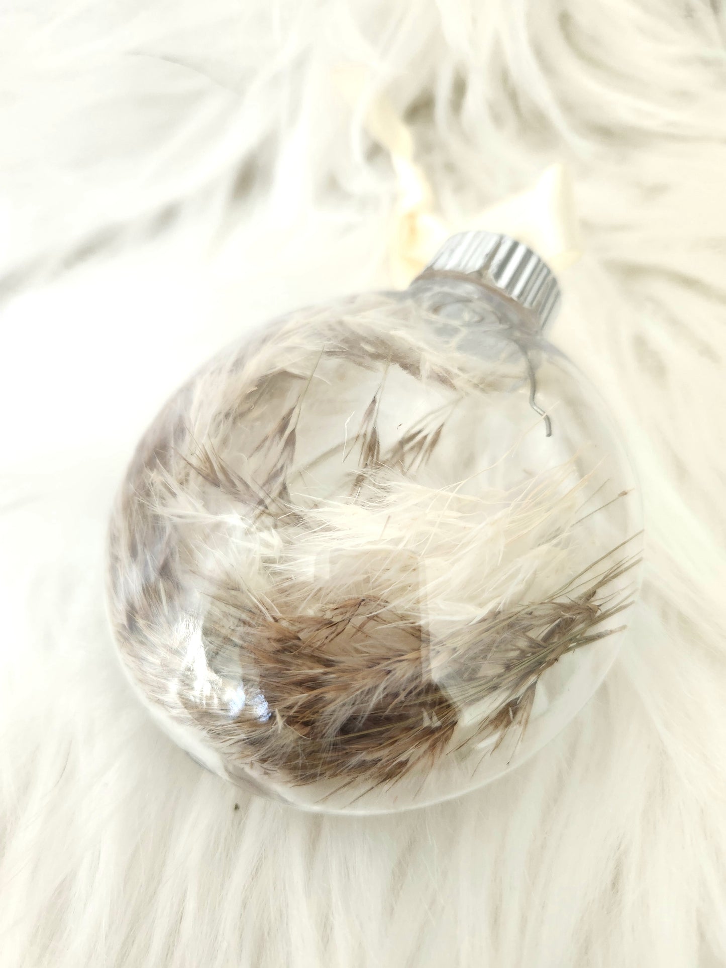 3" Plastic Christmas Flat Circle Ornament  - Country Christmas Mixed Pampas Brown + White