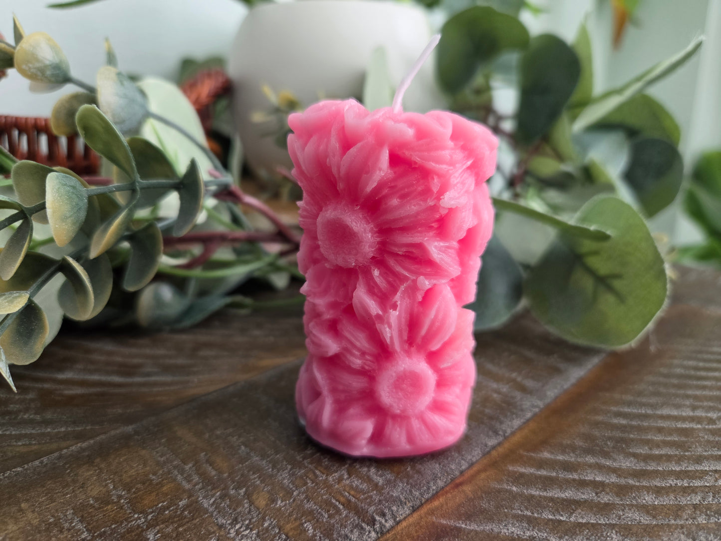 Daisy Pillar Beeswax Candle - Pink