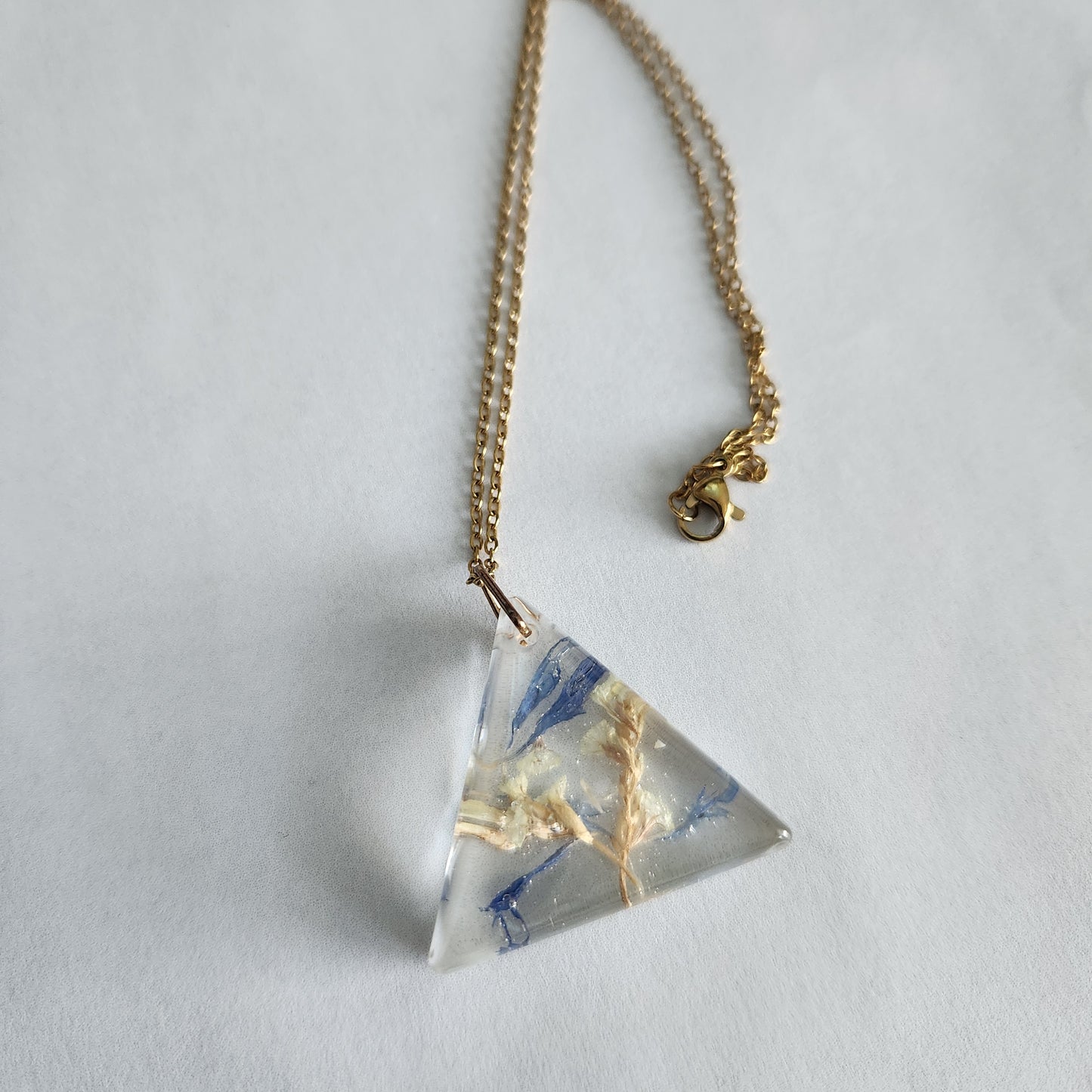 Floral Necklace - Blue and White (1.5")