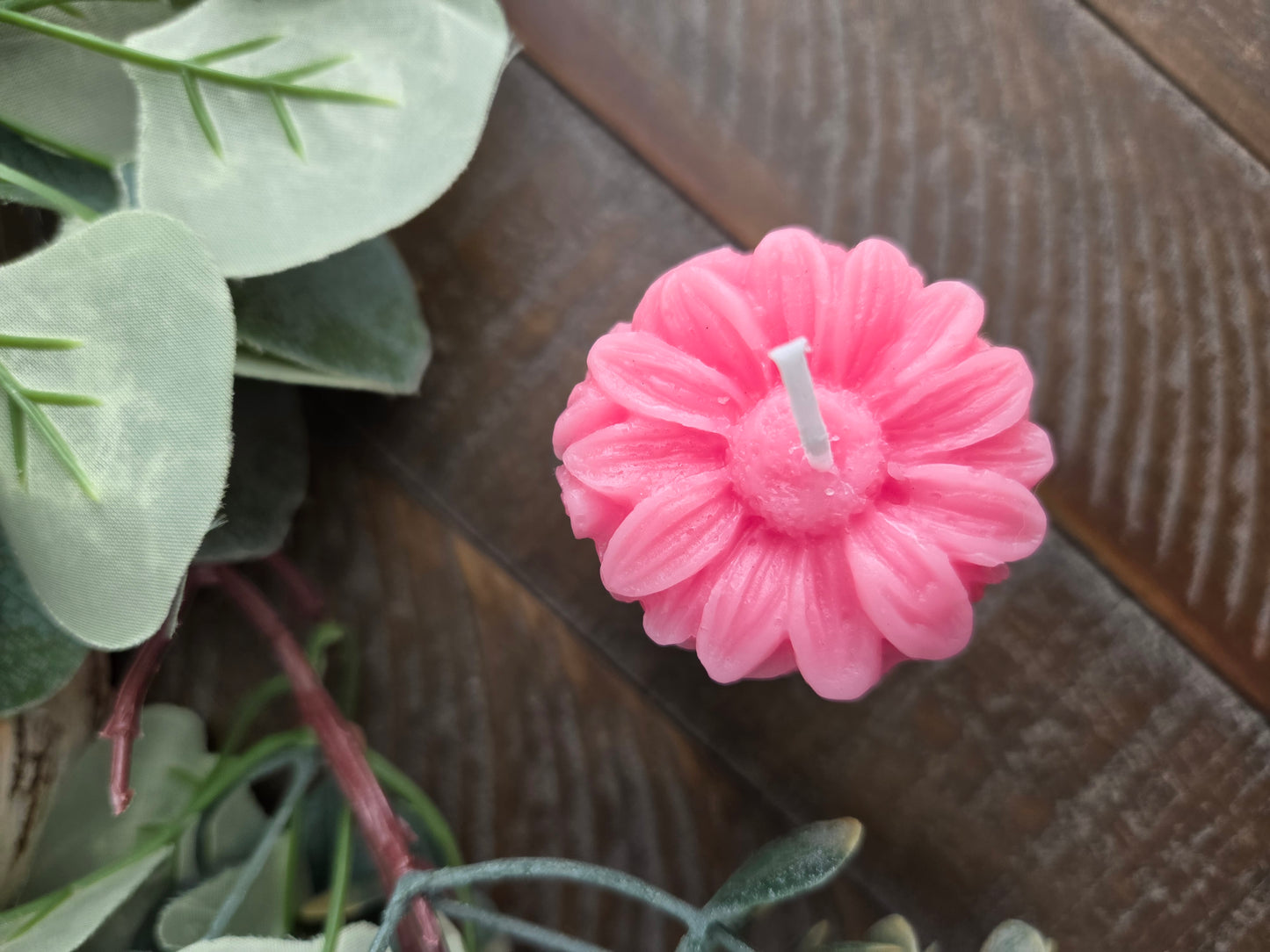 Daisy Pillar Beeswax Candle - Pink