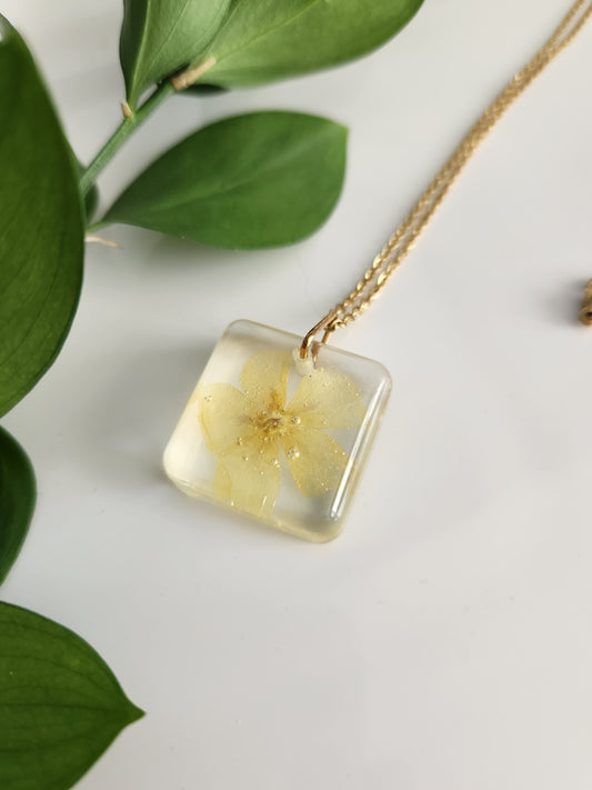 Preserved Floral Necklace - Square Phlox