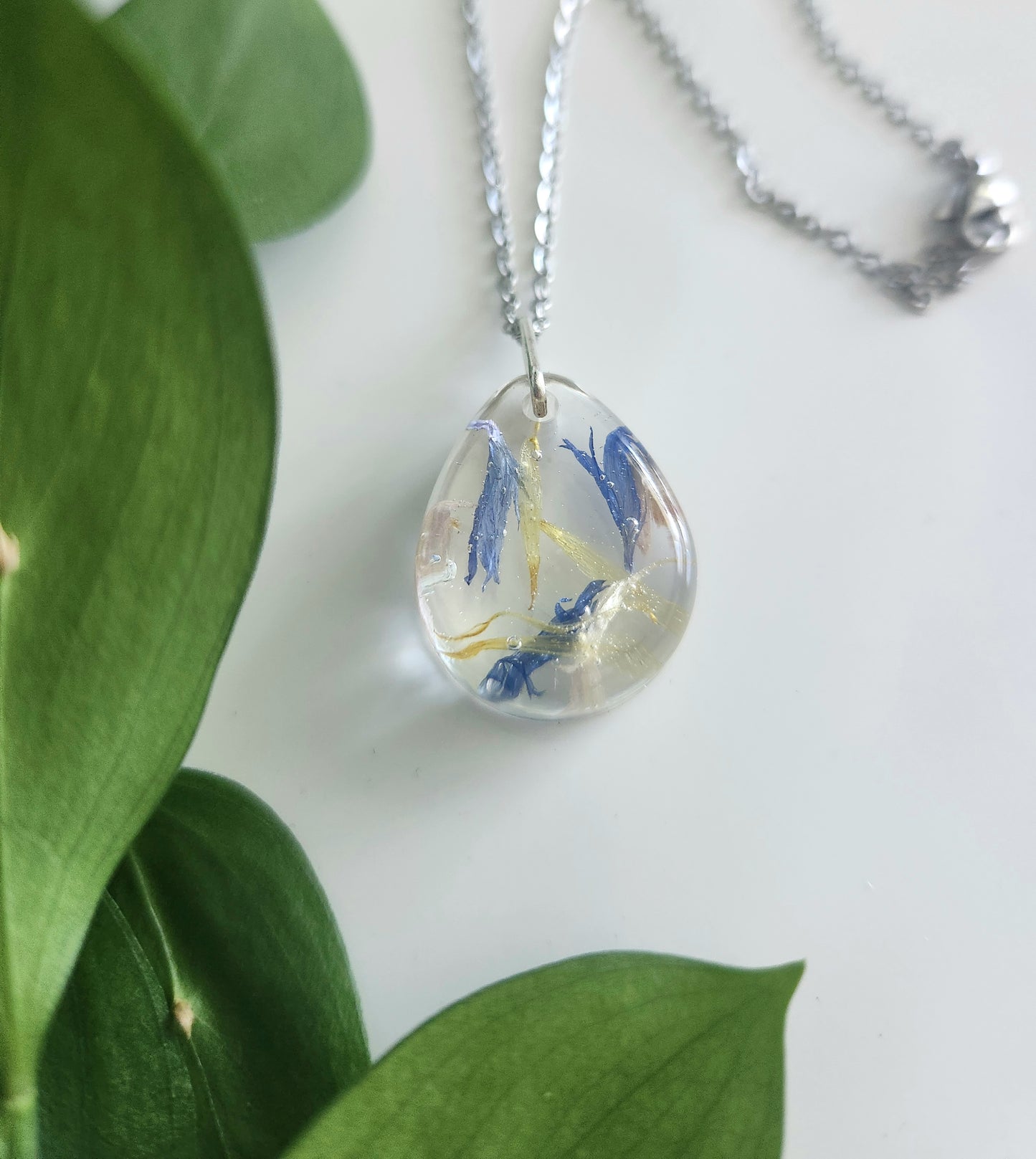 Preserved Floral Necklace - Teardrop Mix