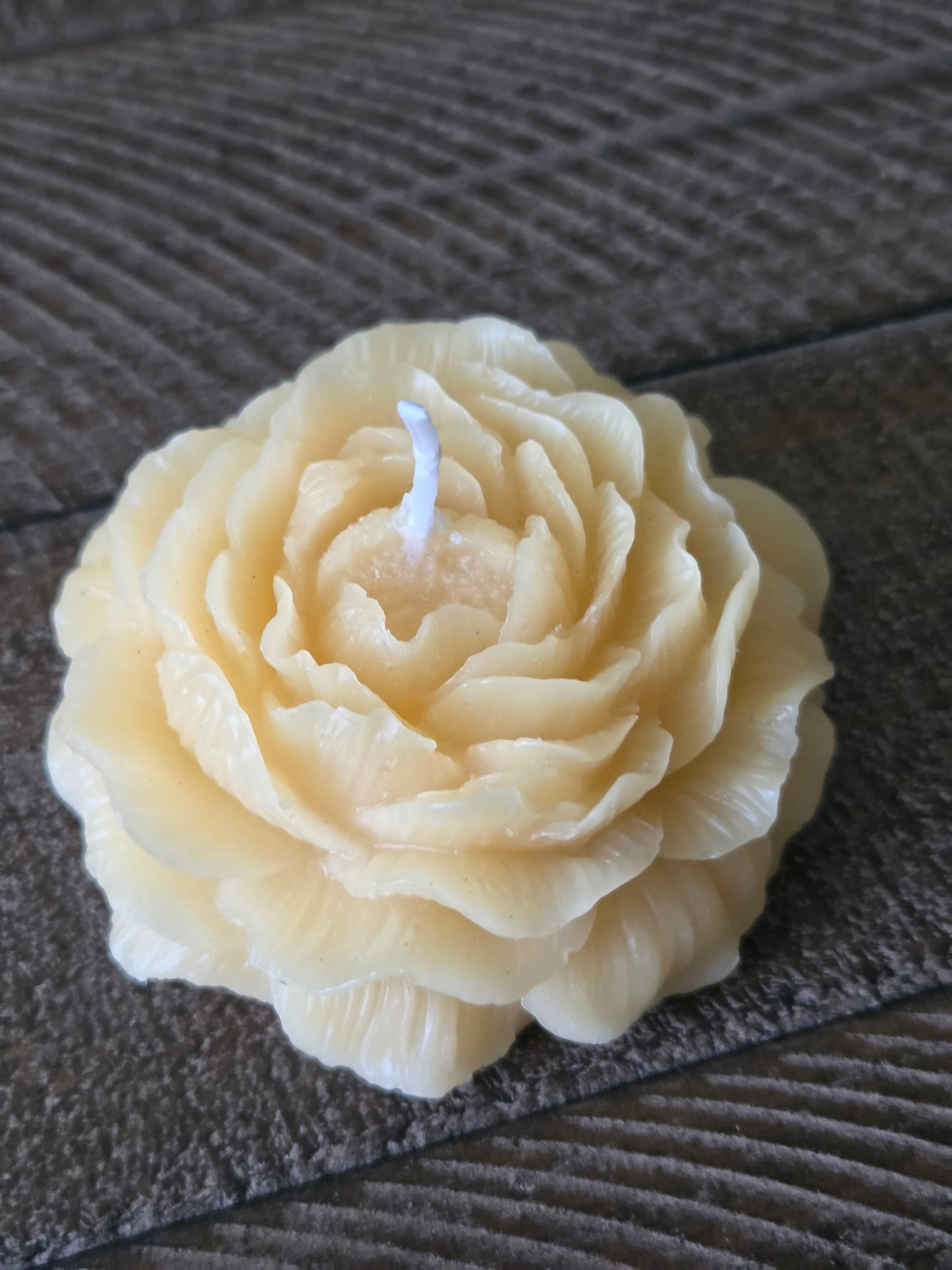 Natural Beeswax Peony Candle